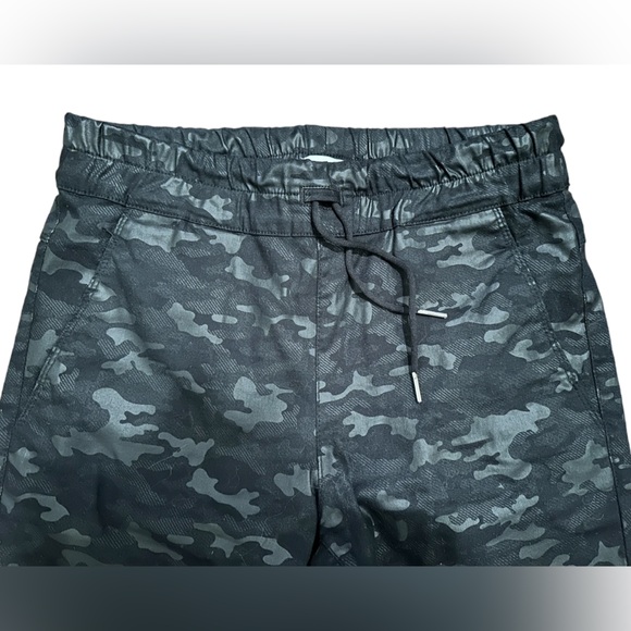 Bevy Flog Shely Camo Drawstring Pants - Picture 2 of 4